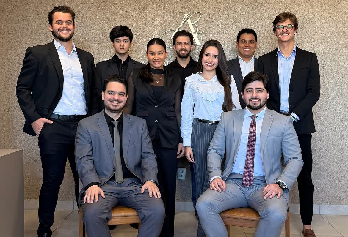 Equipe do Bernardes & Azevedo Advogados em Divinópolis-MG
